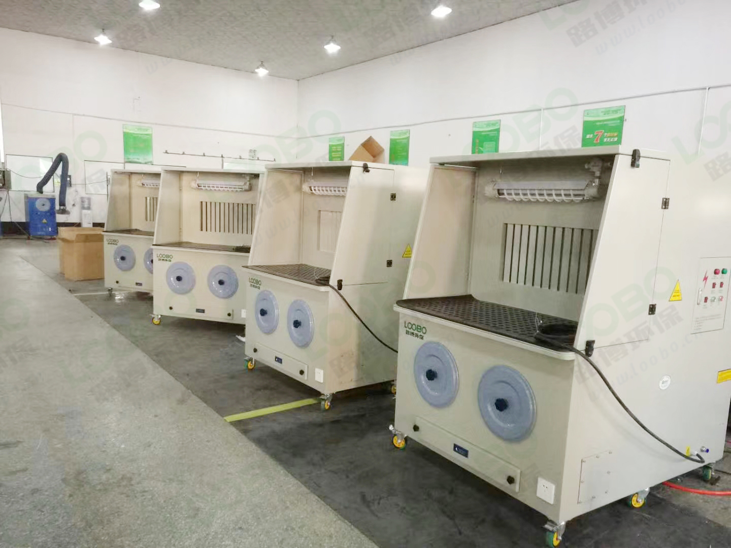 打磨除塵臺生產(chǎn)廠家.jpg 打磨除塵臺生產(chǎn)廠家.jpg